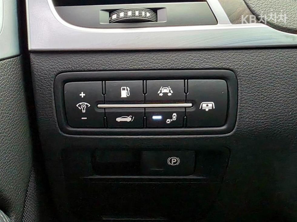 Hyundai Genesis — miniaturë 17
