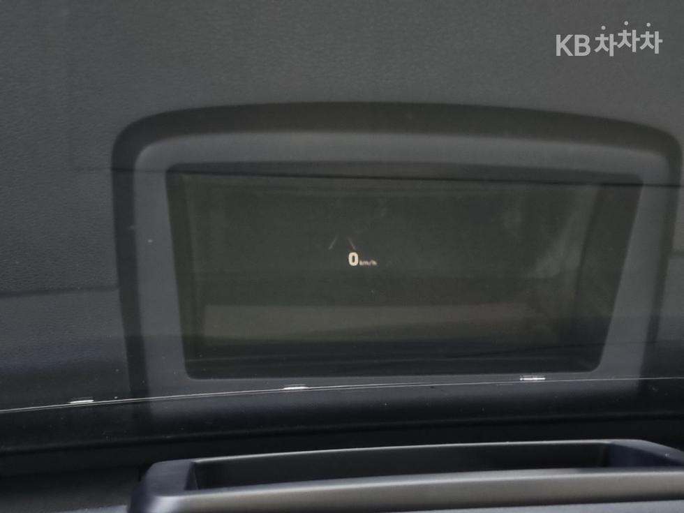 Genesis G90 — miniaturë 16