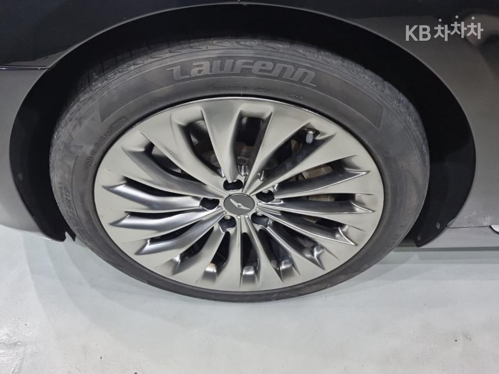 Genesis G90 — miniaturë 28
