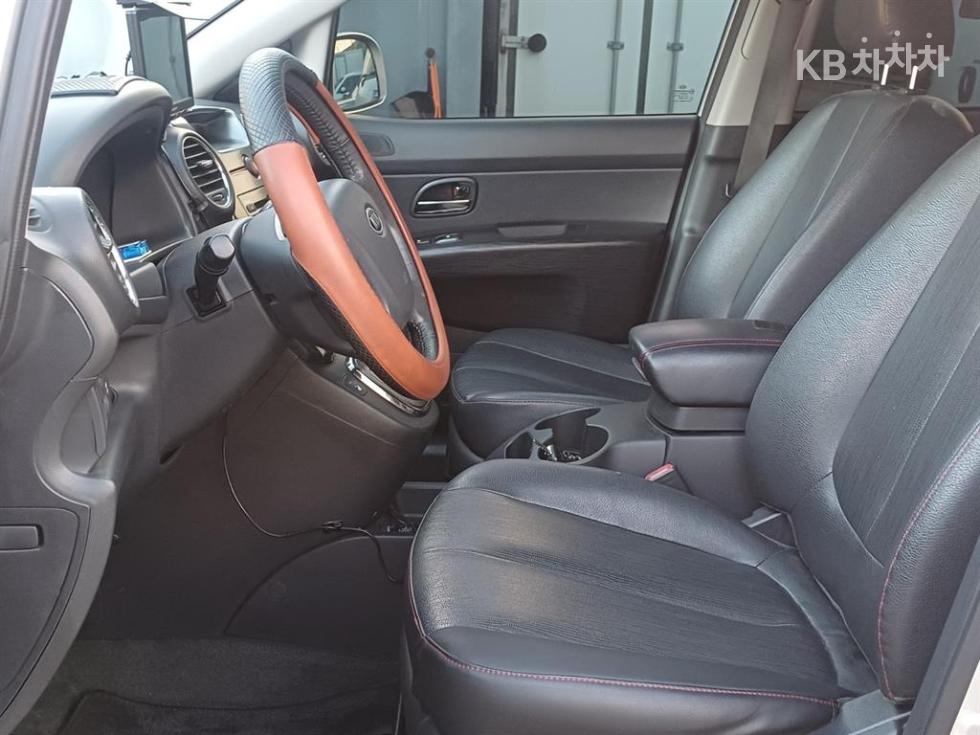 Kia Carens — miniaturë 7