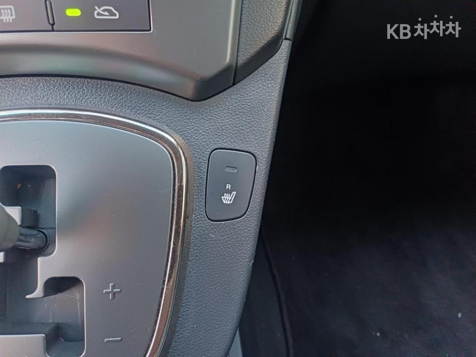 Kia Carens — miniaturë 14