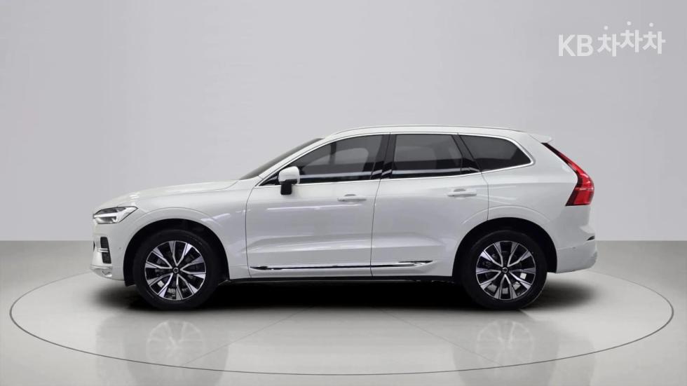 Volvo XC60 Ultimate Bright — фото 2