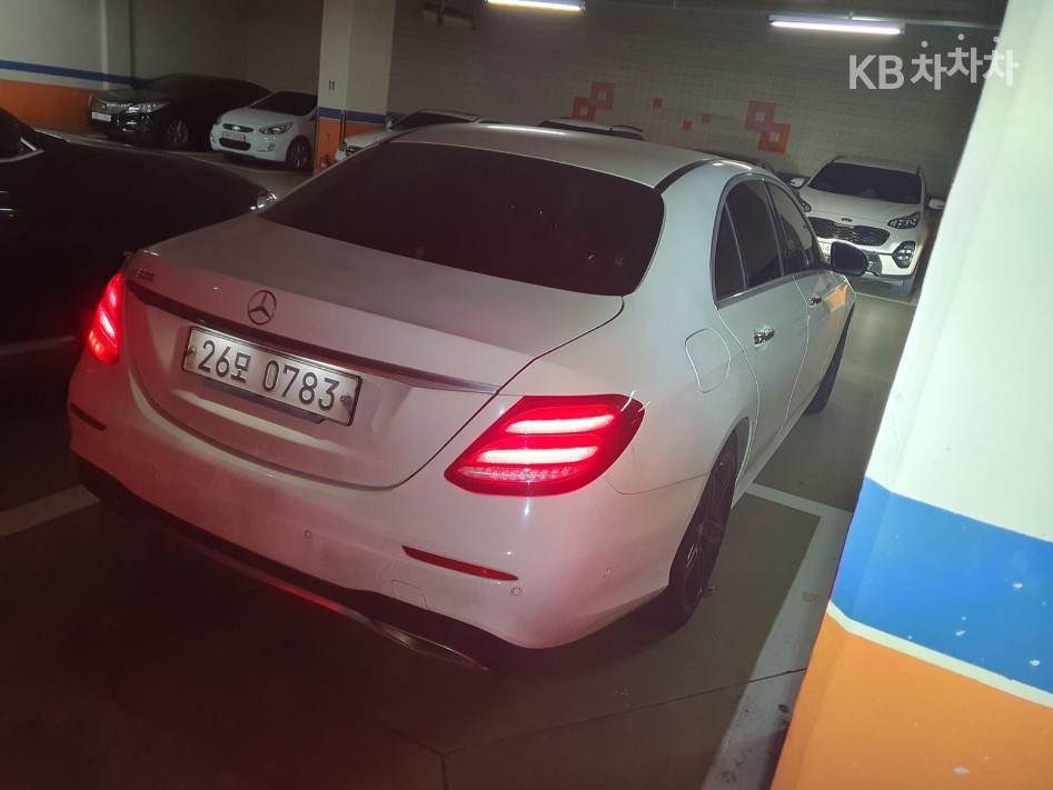 Mercedes-Benz E-Class AMG Line — фото 2