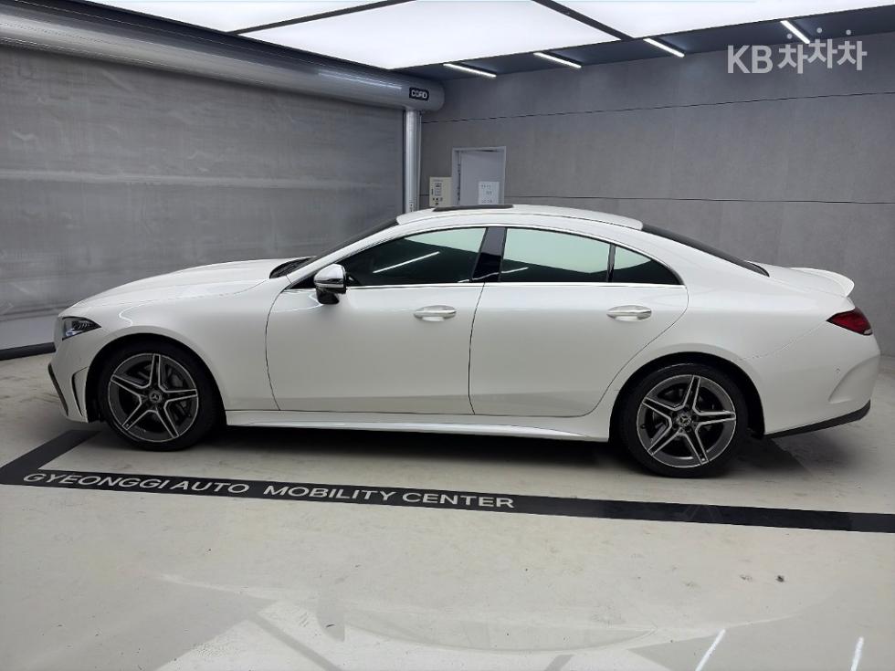 Mercedes-Benz CLS-Class BASE MODEL — фото 2