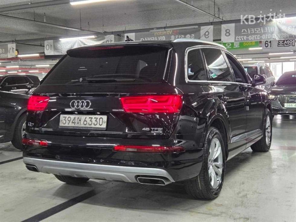Audi Q7 — фото 4