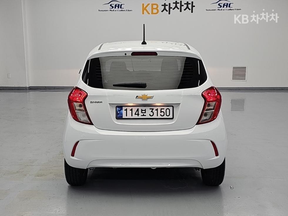 GM Korea Chevrolet Spark BASE MODEL — фото 3