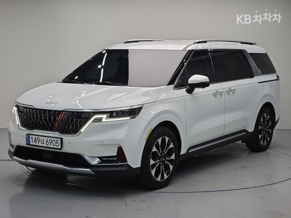 Kia Carnival SIGNATURE — фото 1