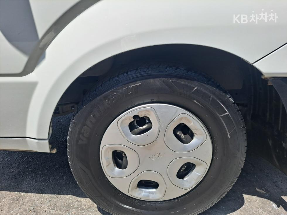 2016 - kia bongo iii