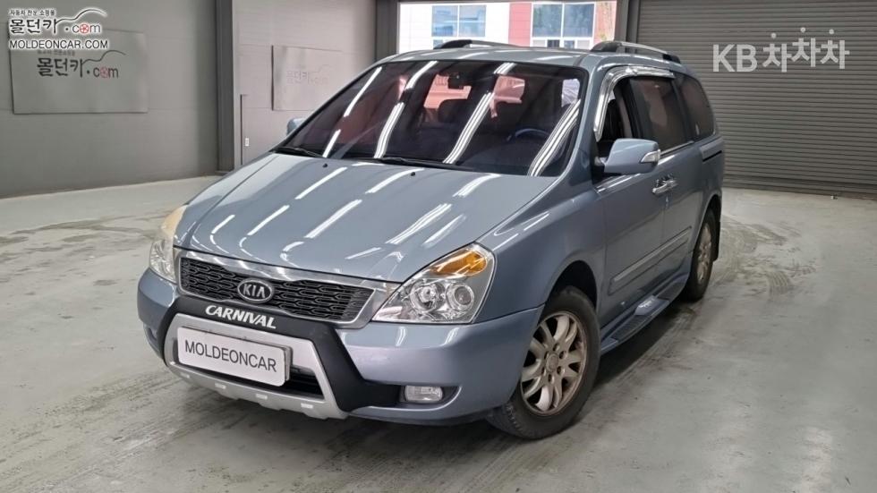2011 kia carnival