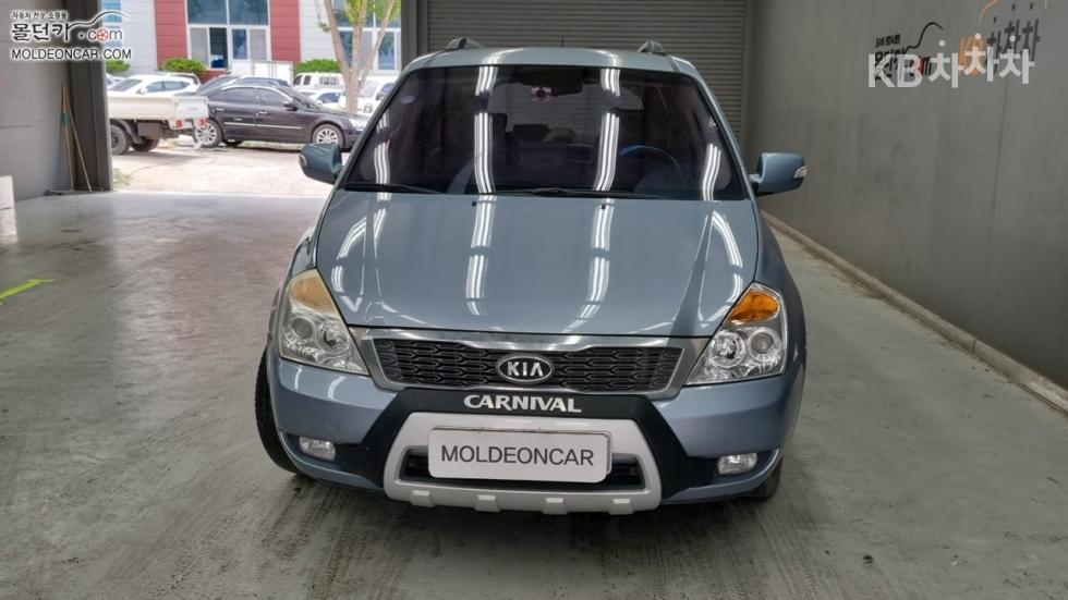 2011 - kia carnival