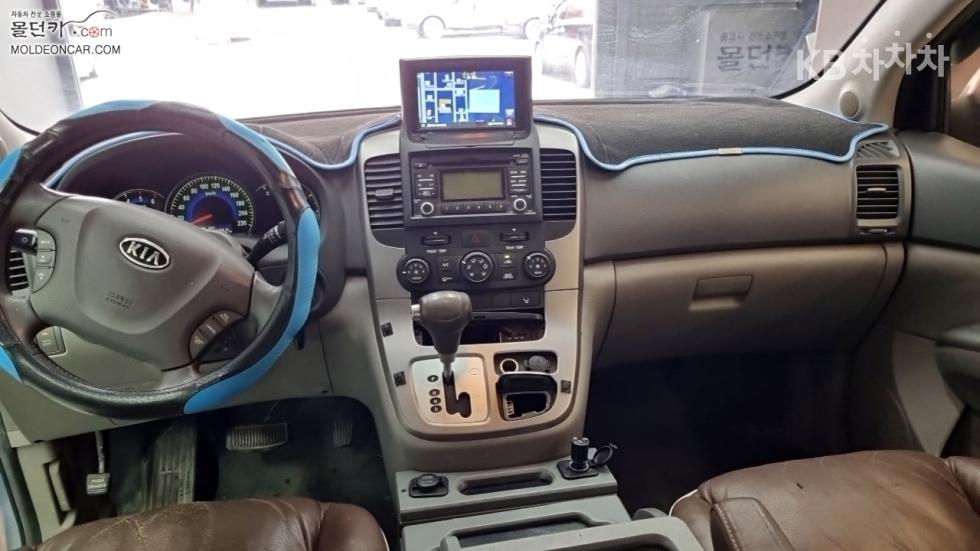 2011 - kia carnival