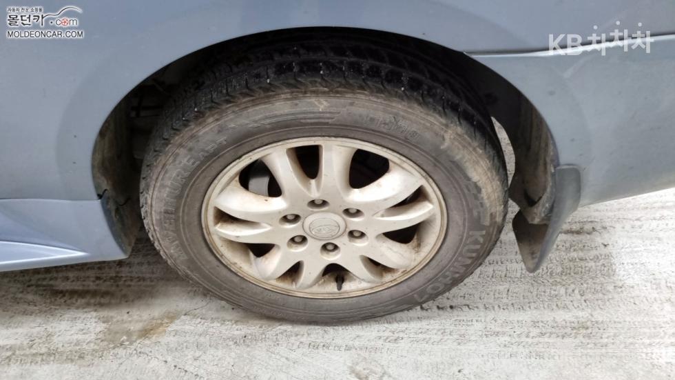 2011 - kia carnival