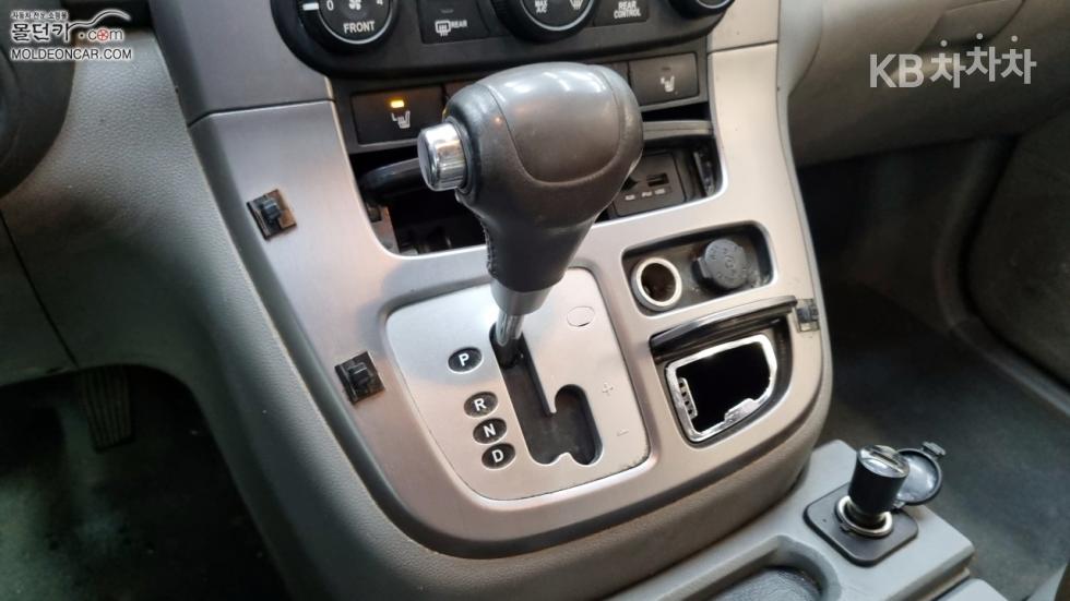 2011 - kia carnival