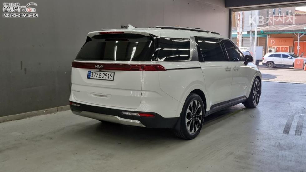 2023 - kia carnival