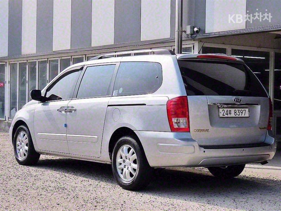 2011 - kia carnival