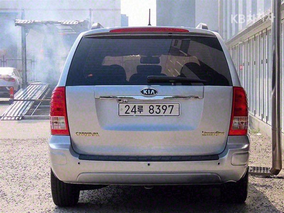 2011 - kia carnival