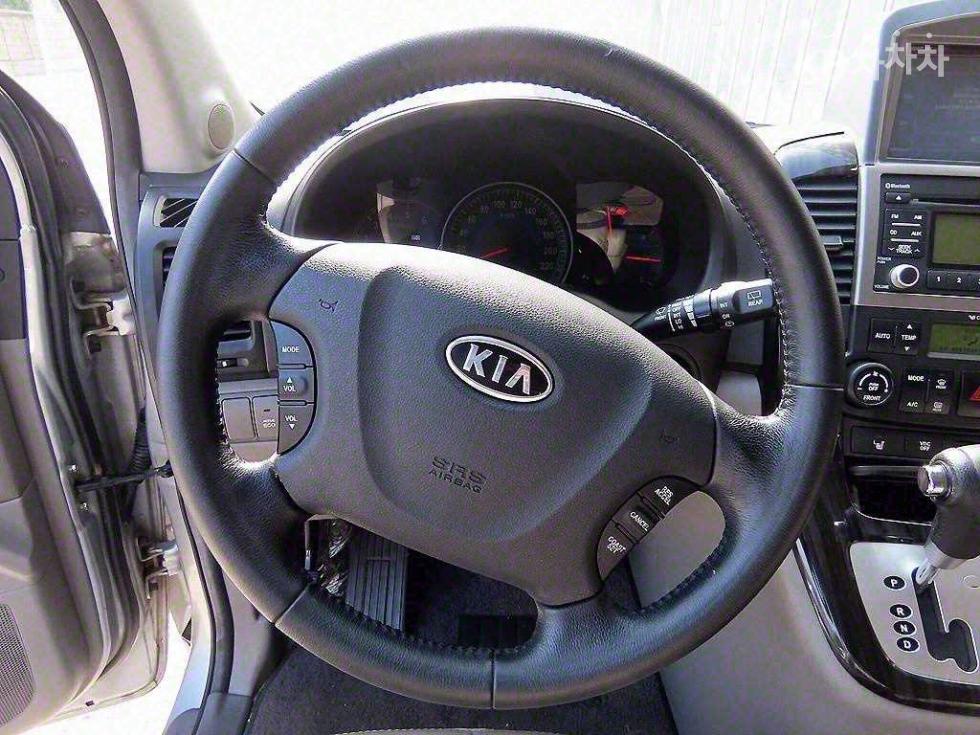 2011 - kia carnival
