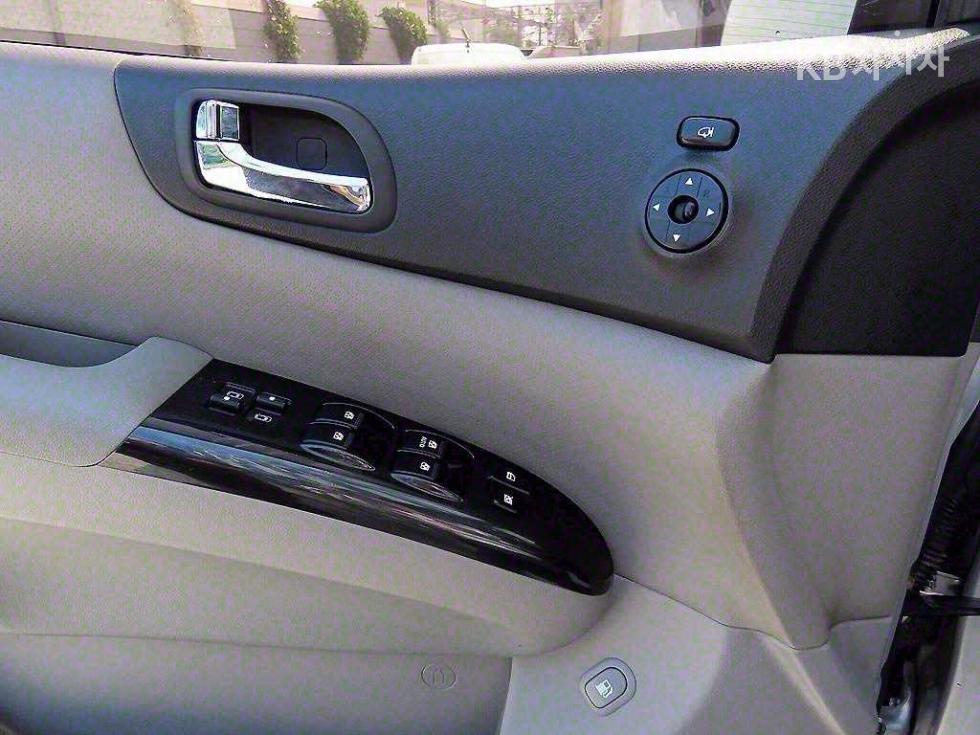 2011 - kia carnival