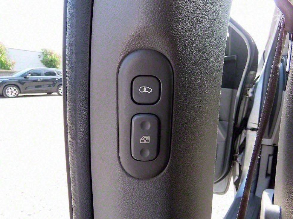 2011 - kia carnival