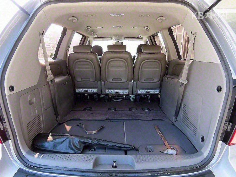 2011 - kia carnival
