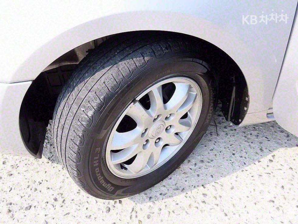 2011 - kia carnival