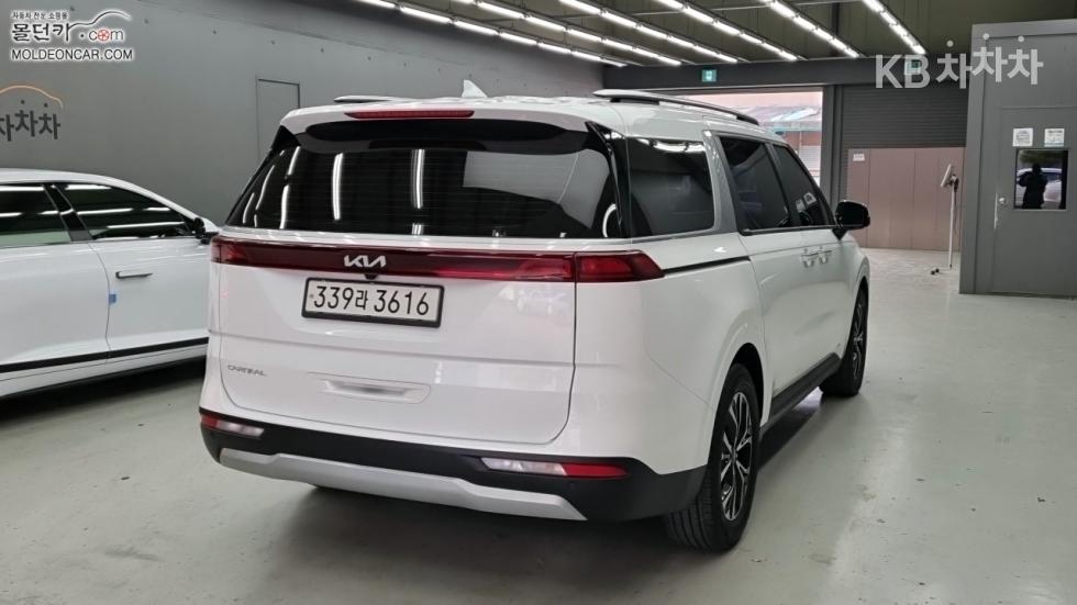 2023 - kia carnival