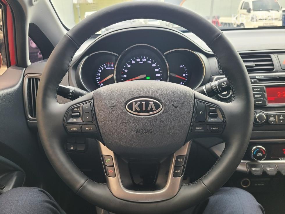 2012 - kia pride
