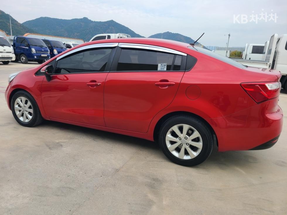 2012 - kia pride