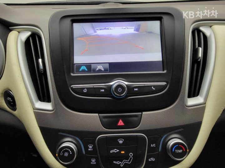 Chevrolet Malibu 1.5 Turbo LS 9