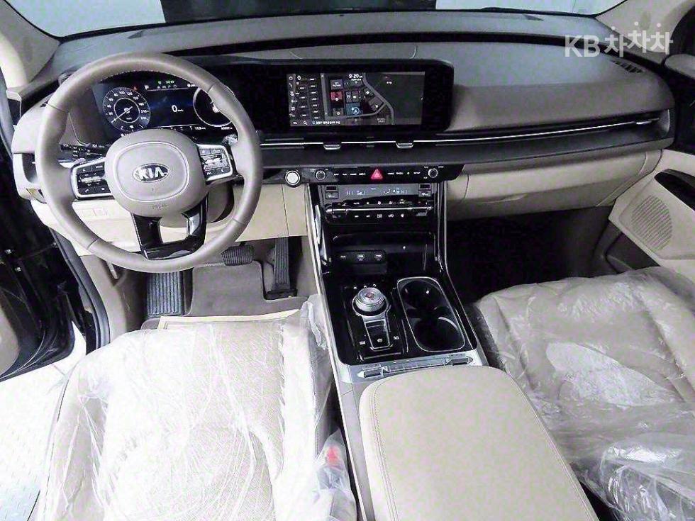 2021 - kia carnival