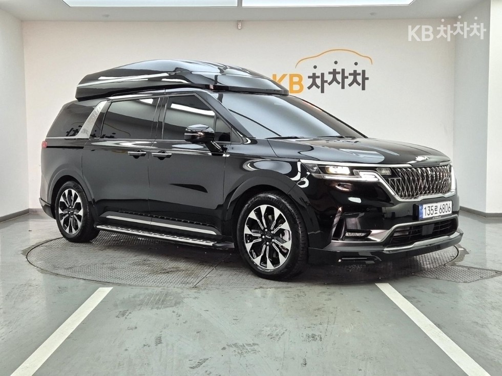 2023 - kia carnival