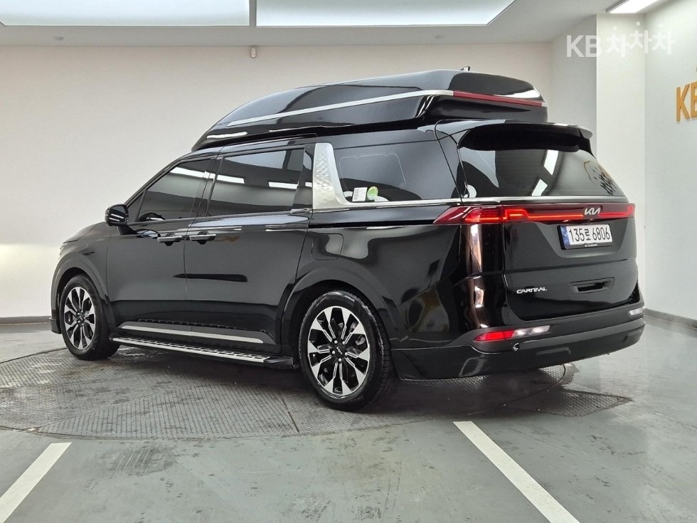 2023 - kia carnival