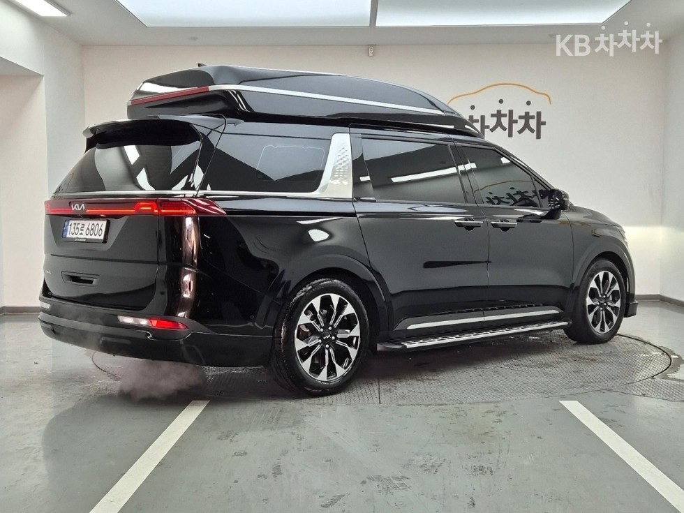 2023 - kia carnival