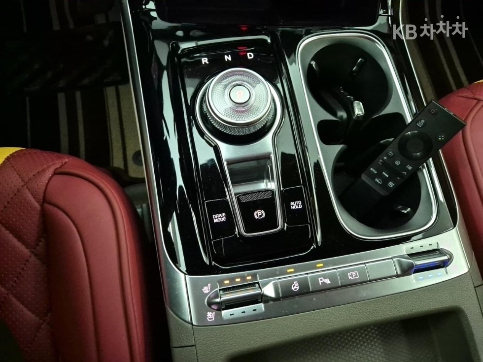 2023 - kia carnival
