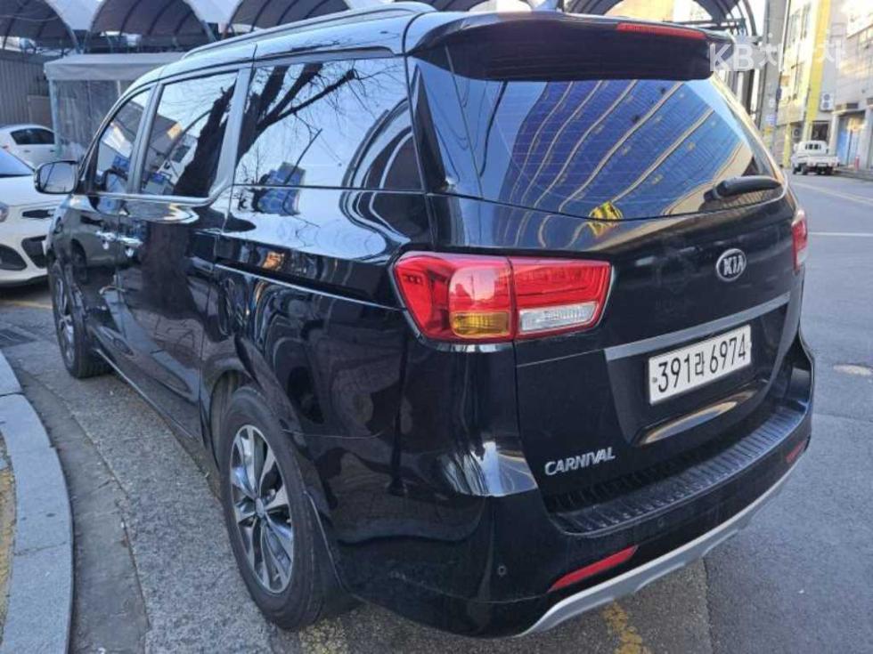 2018 - kia carnival