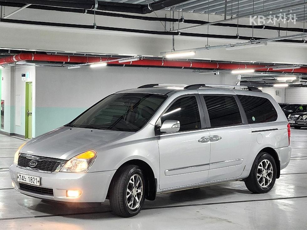 2012 - kia carnival