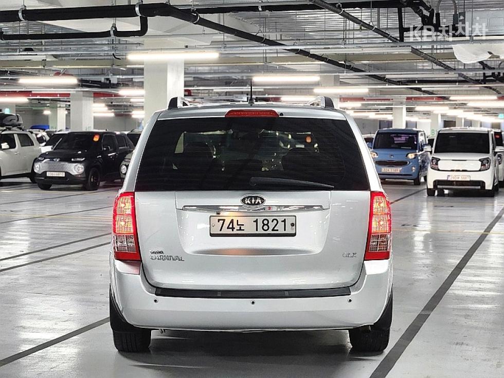 2012 - kia carnival