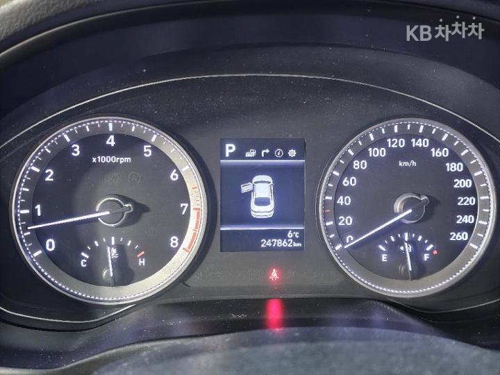 Hyundai Grandeur IG 3.0 LPi Premium Trim 8