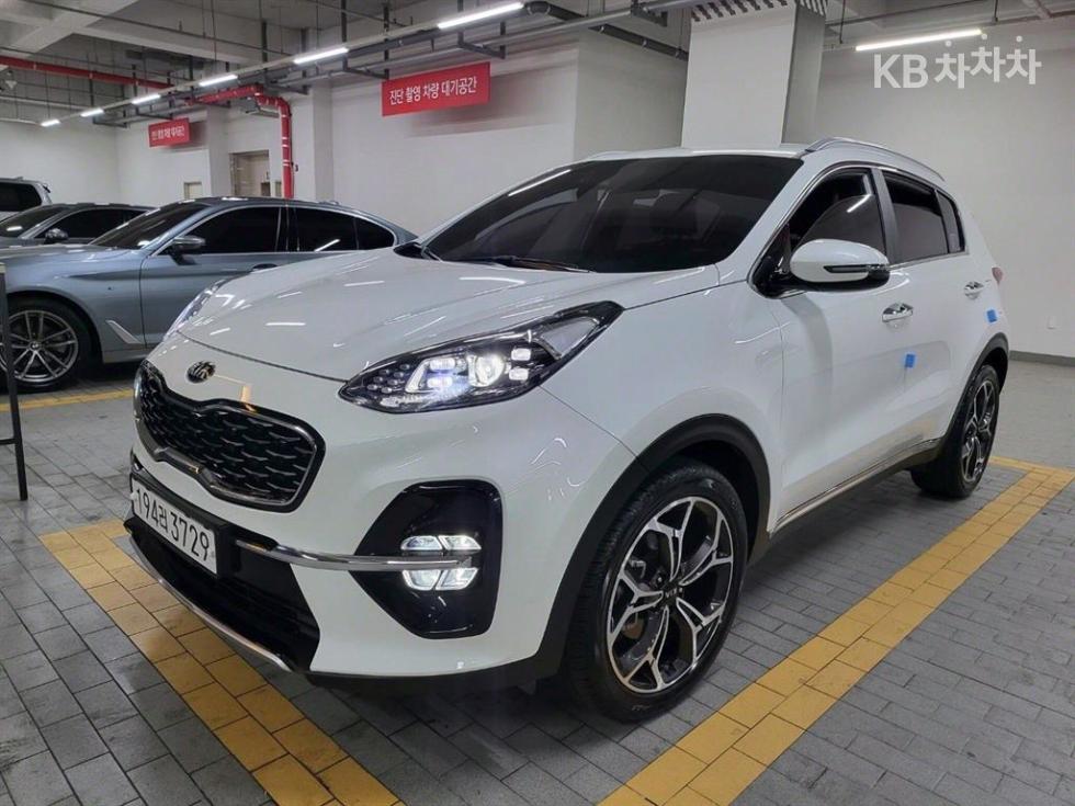 2021 - kia sportage