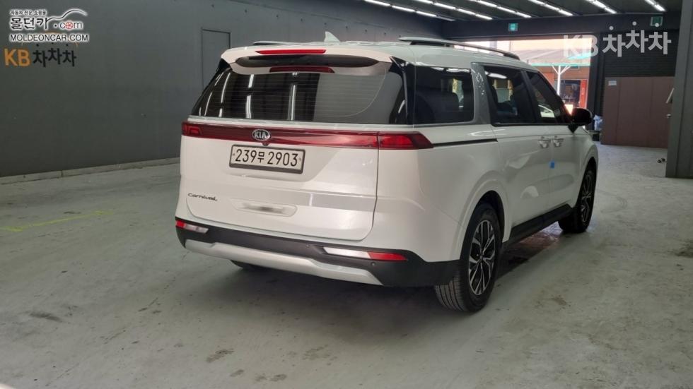 2021 - kia carnival