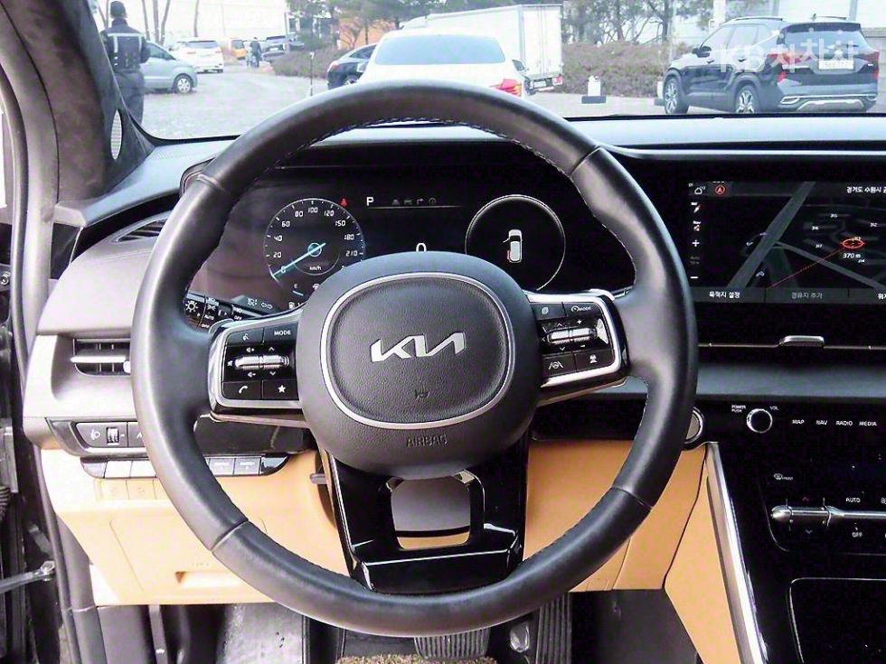 2022 - kia carnival