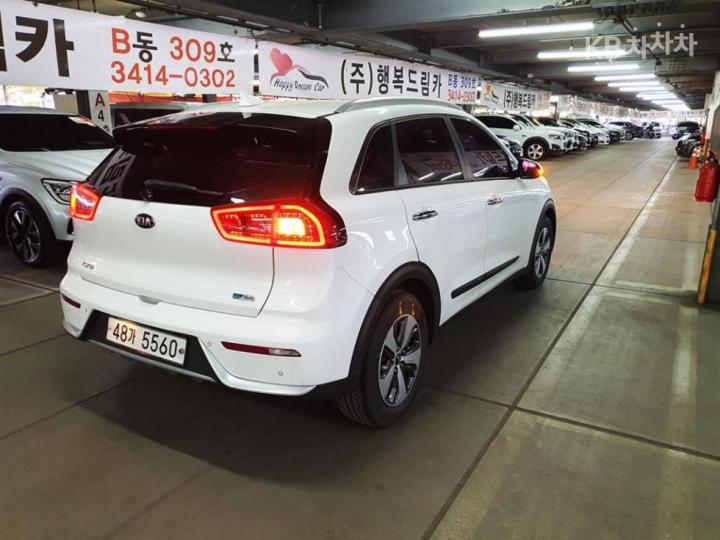 Kia Niro 1.6 Prestige 3
