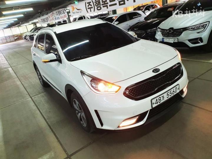 Kia Niro 1.6 Prestige 4