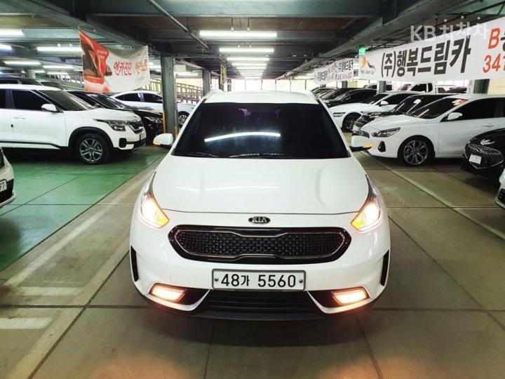 Kia Niro 1.6 Prestige 5