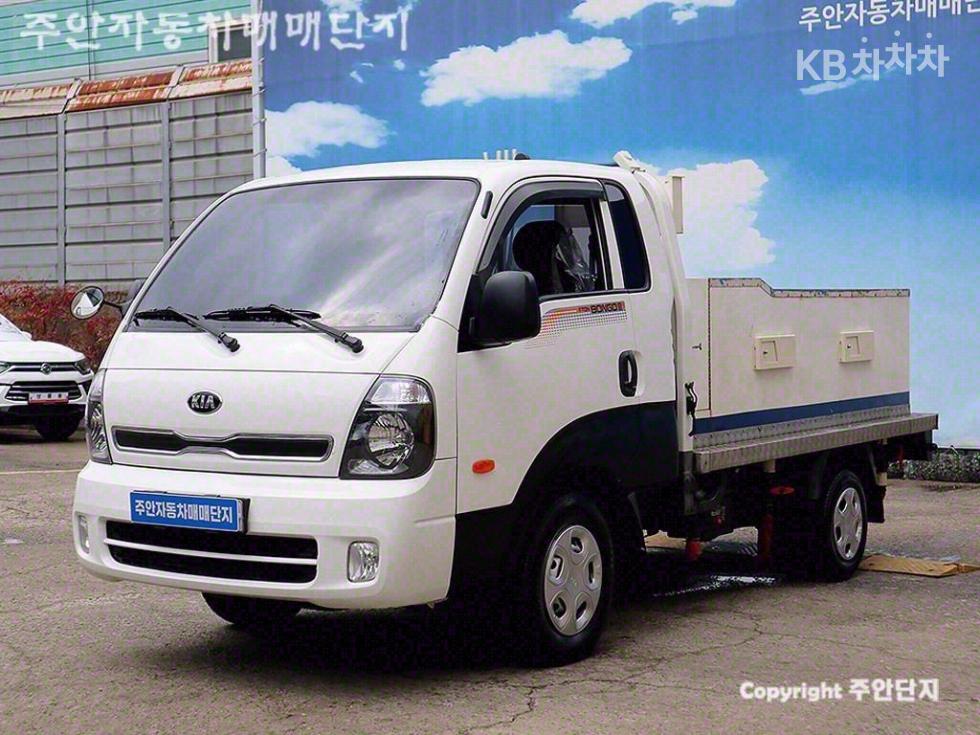 2016 - kia bongo iii