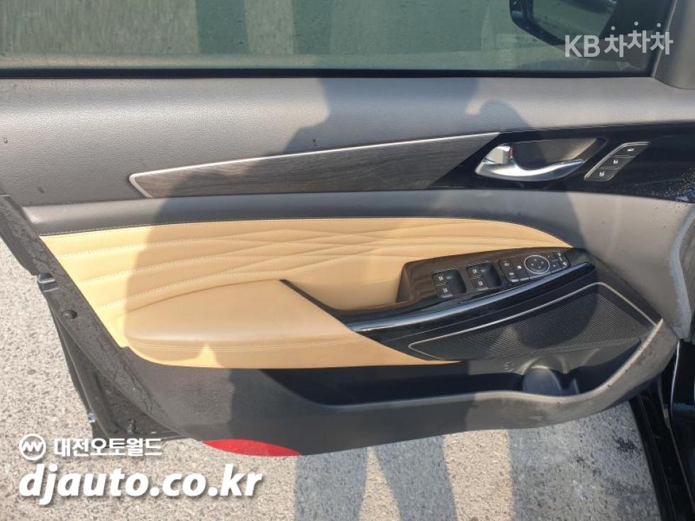 2020 - kia k7