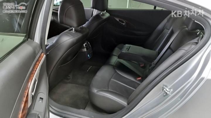 Chevrolet Alpheon CL240 Premium 10