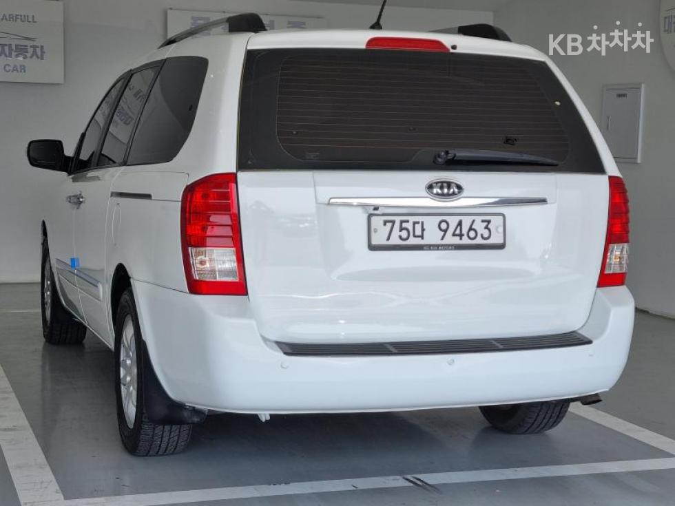 2012 - kia carnival