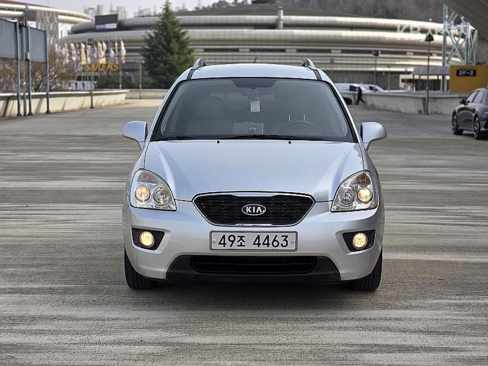 2011 kia carens