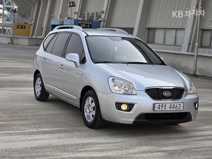 Kia Carens New 2.0 LPI GX Top Model 4